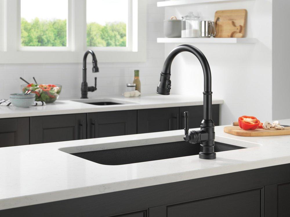 Single Handle Pull Down Kitchen Faucet 