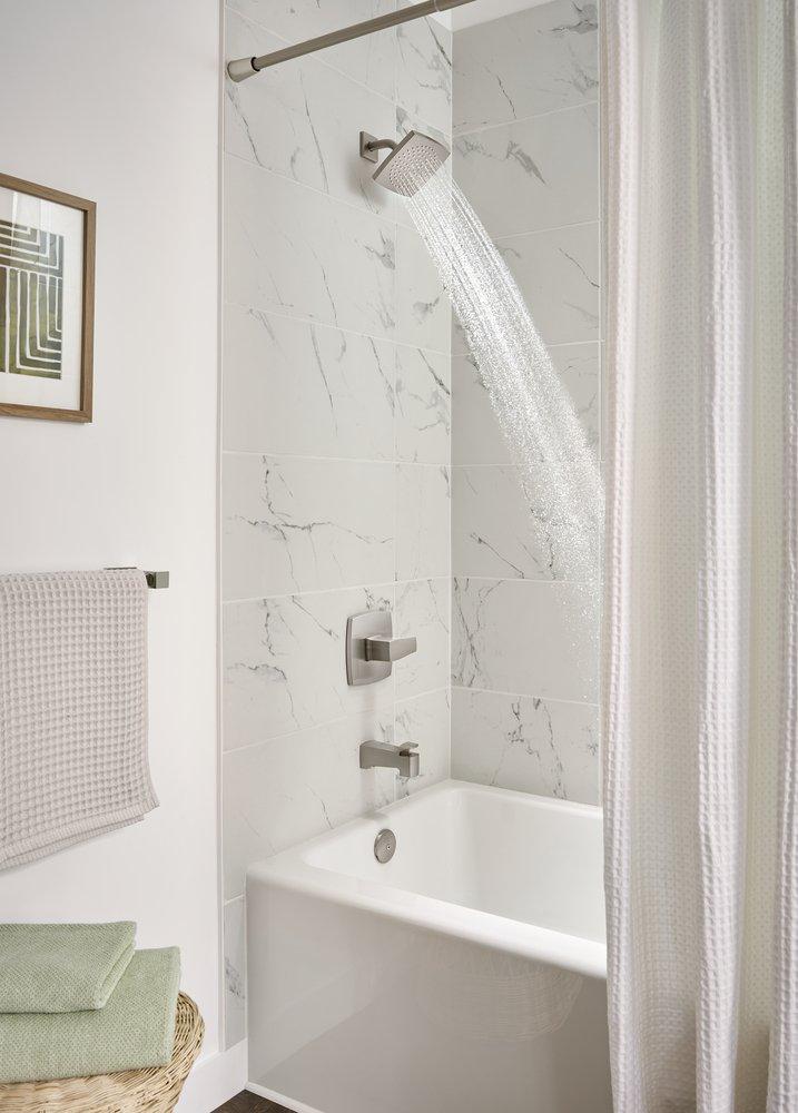 TRIBUNE SINGLE-FUNCTION SHOWERHEAD 1.75 GPM BRUSHED NICKEL BN 