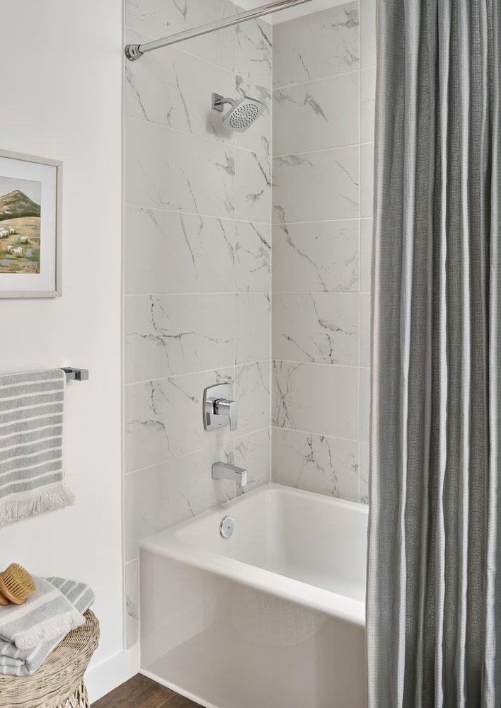 TRIBUNE TUB SPOUT WITH DIVERTER SATIN BLACK SABL 